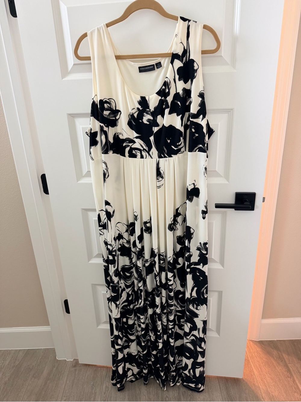 Nina Leonard 3X Cream Maxi Dress with Black Floral Print